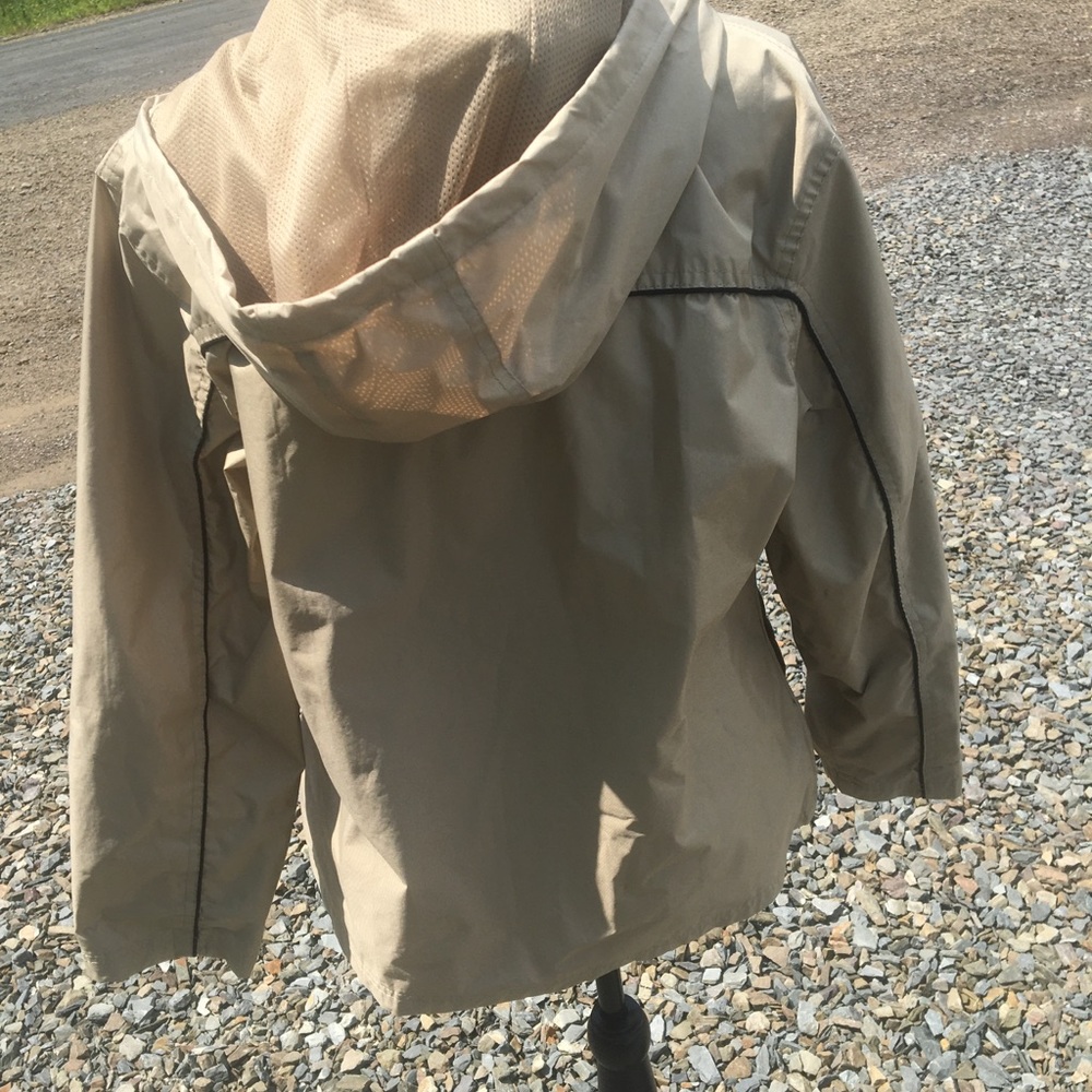 Lightweight jacket - Picture 2 of 4